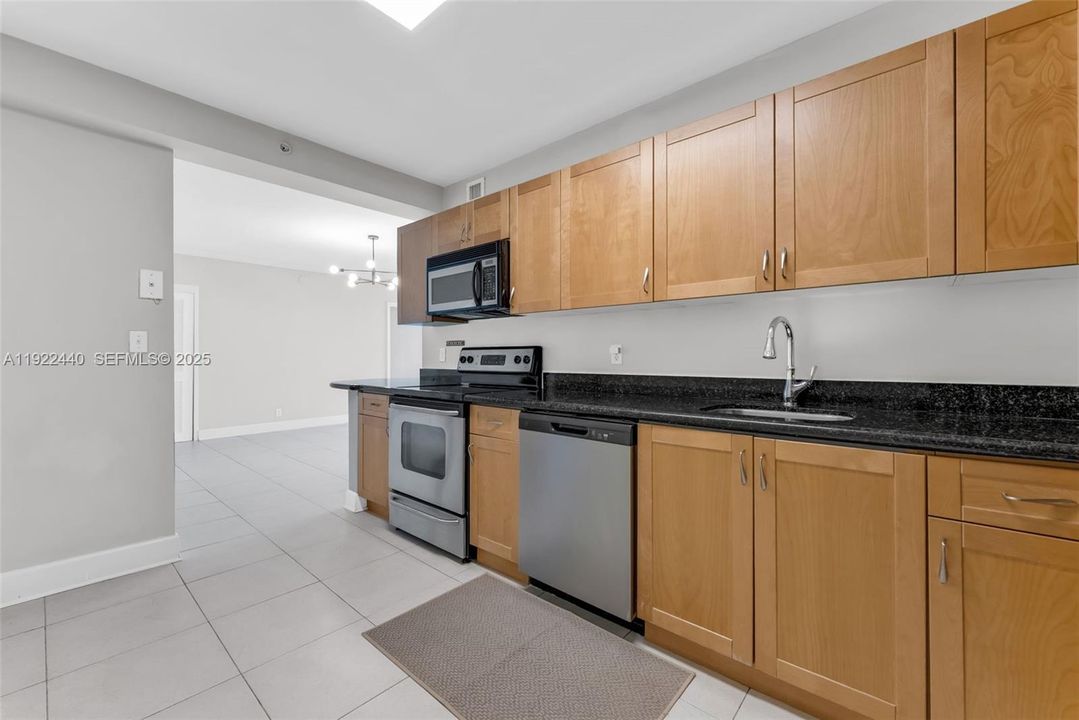 For Sale: $435,000 (2 beds, 2 baths, 1287 Square Feet)
