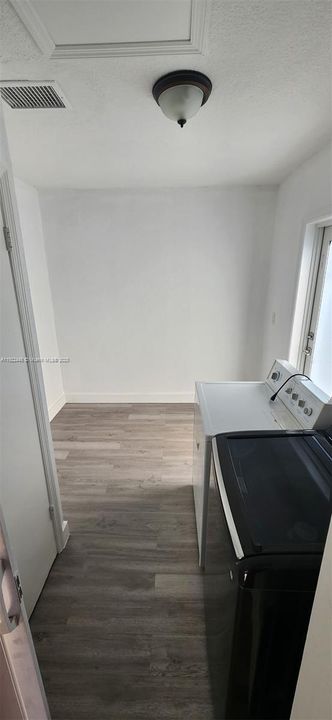 В аренду: $2,650 (3 спален, 1 ванн, 1012 Квадратных фут)