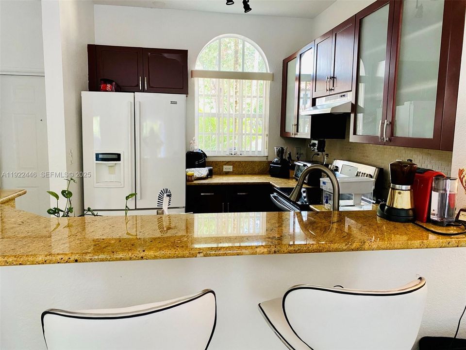 For Rent: $2,850 (3 beds, 2 baths, 1700 Square Feet)