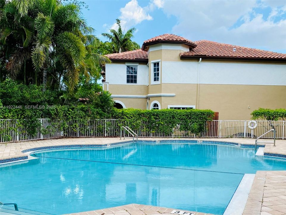 For Rent: $2,850 (3 beds, 2 baths, 1700 Square Feet)