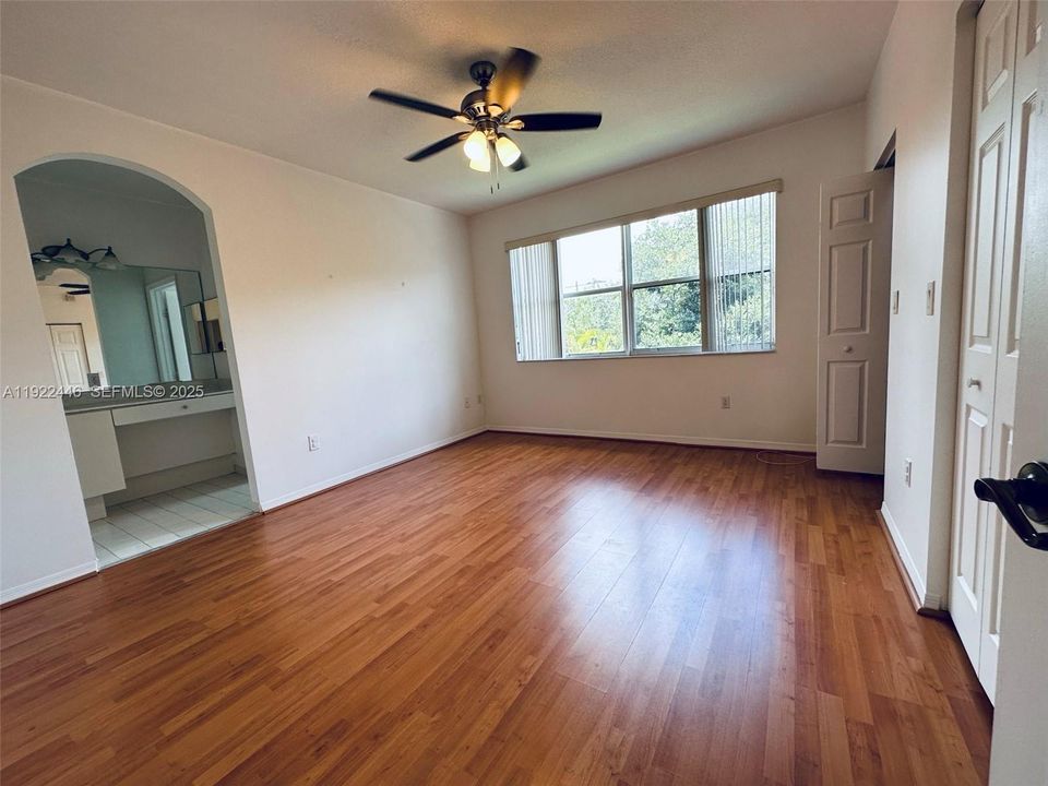 For Rent: $2,850 (3 beds, 2 baths, 1700 Square Feet)