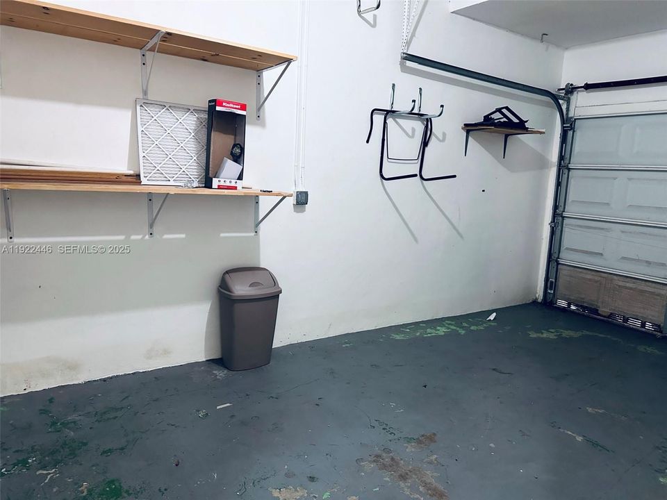 For Rent: $2,850 (3 beds, 2 baths, 1700 Square Feet)