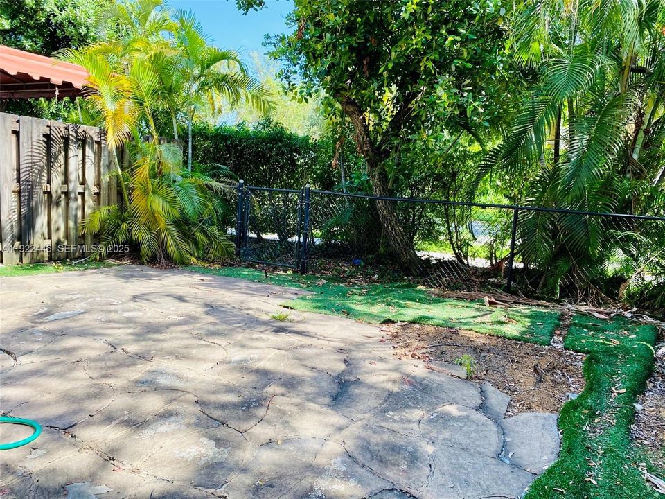 For Rent: $2,850 (3 beds, 2 baths, 1700 Square Feet)