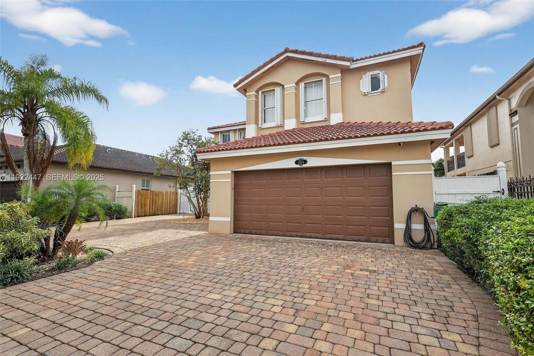 待售: $995,000 (4 贝兹, 3 浴室, 3043 平方英尺)