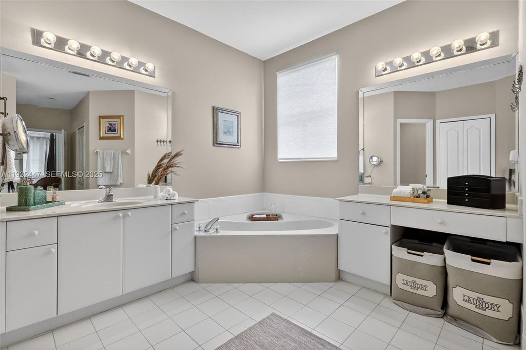 待售: $995,000 (4 贝兹, 3 浴室, 3043 平方英尺)