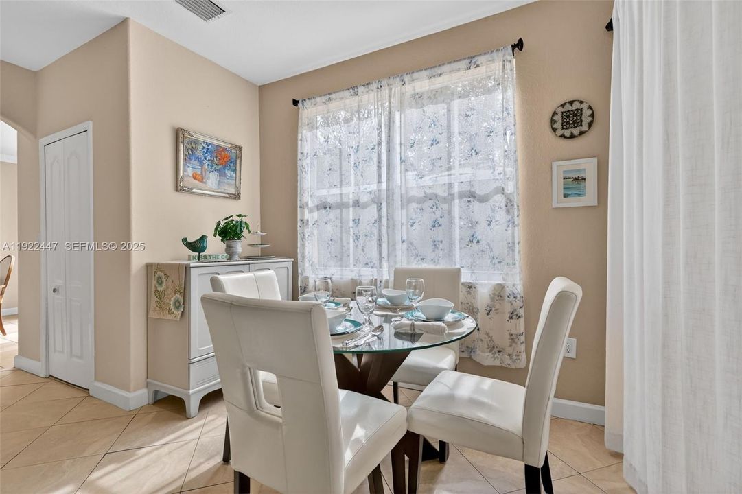 待售: $995,000 (4 贝兹, 3 浴室, 3043 平方英尺)