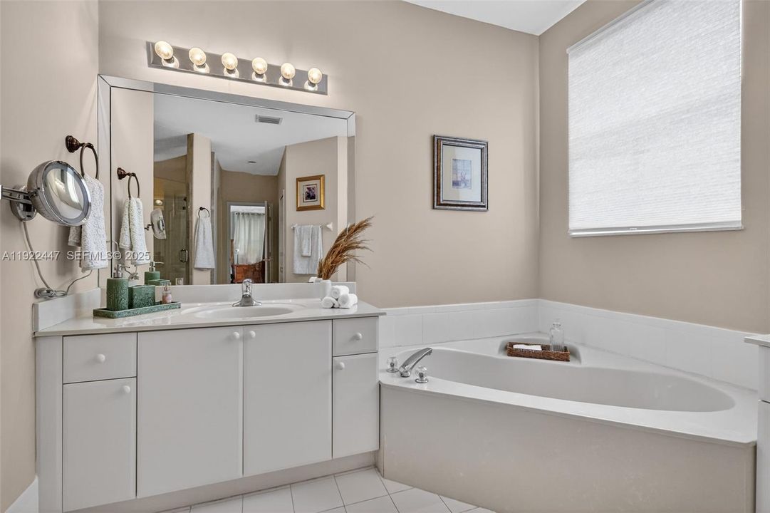 待售: $995,000 (4 贝兹, 3 浴室, 3043 平方英尺)