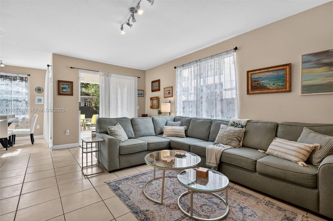 待售: $995,000 (4 贝兹, 3 浴室, 3043 平方英尺)