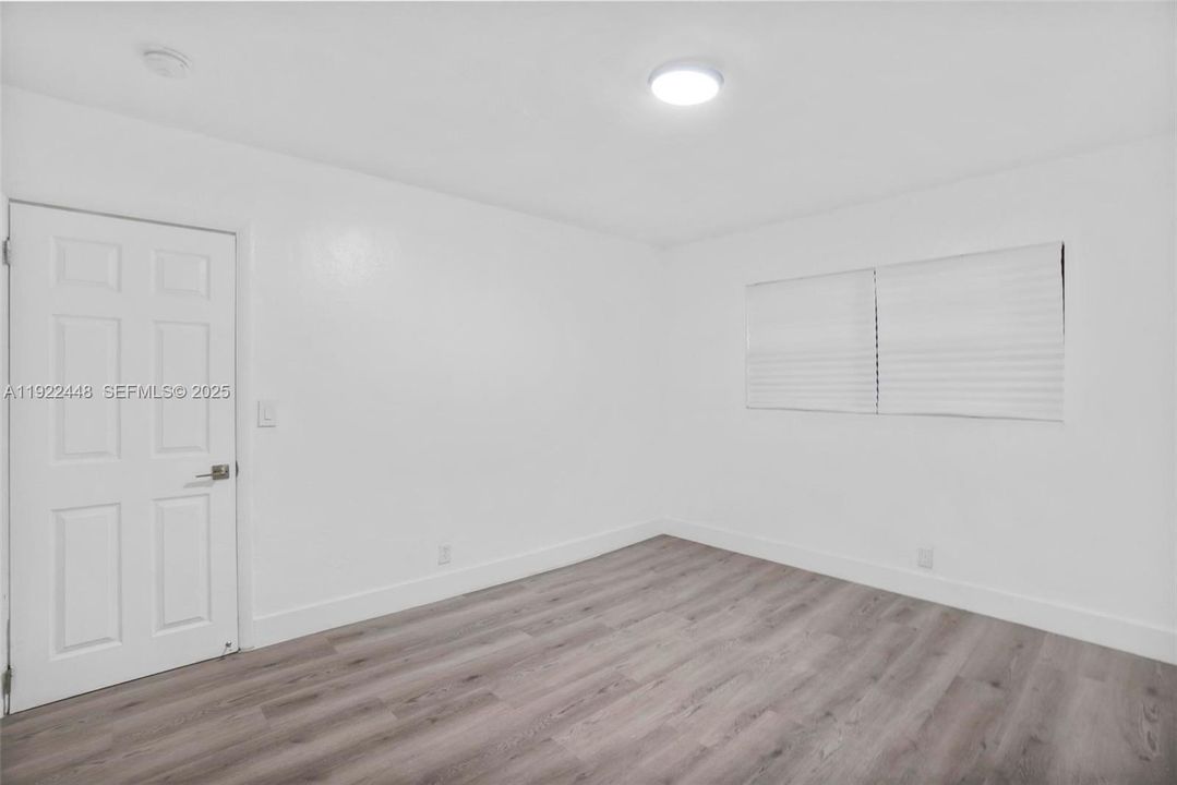 待售: $650,000 (4 贝兹, 2 浴室, 1656 平方英尺)