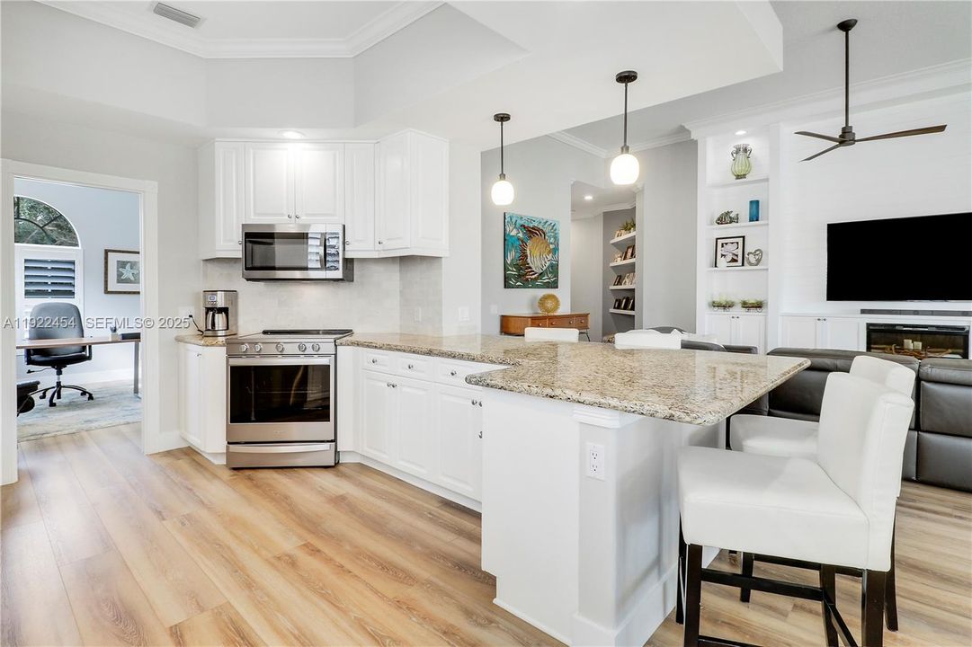 待售: $915,000 (3 贝兹, 3 浴室, 2221 平方英尺)