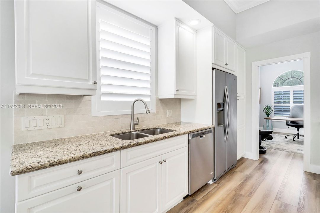 待售: $915,000 (3 贝兹, 3 浴室, 2221 平方英尺)