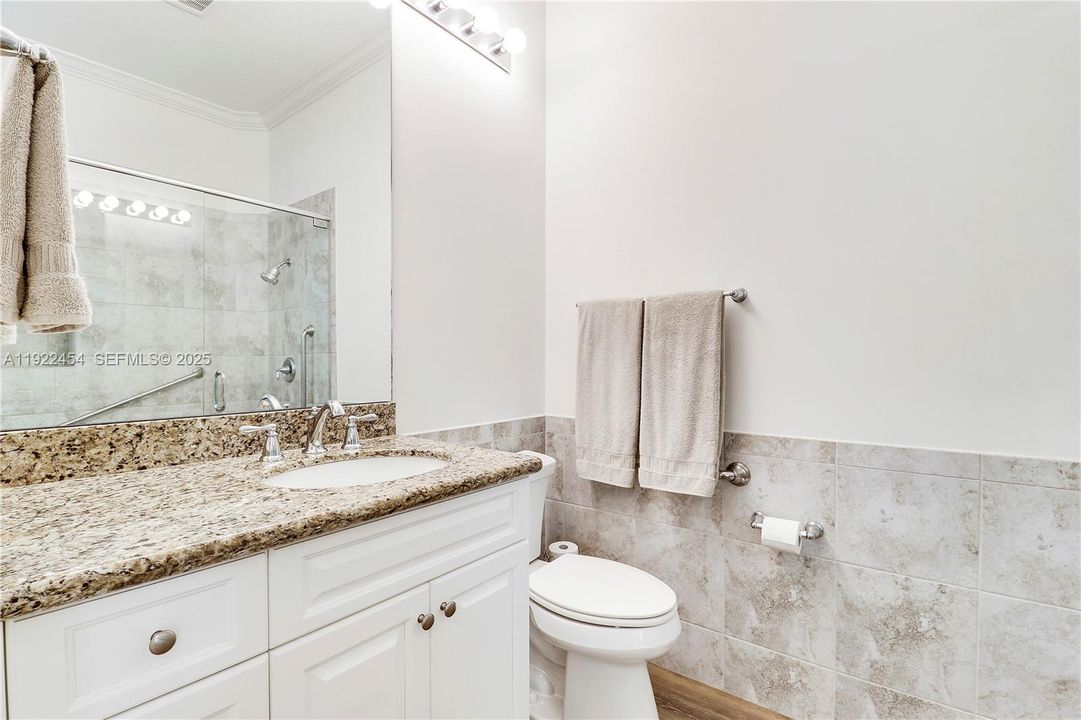 待售: $915,000 (3 贝兹, 3 浴室, 2221 平方英尺)