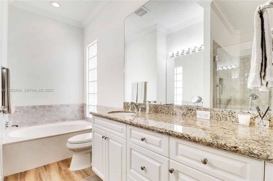 待售: $915,000 (3 贝兹, 3 浴室, 2221 平方英尺)