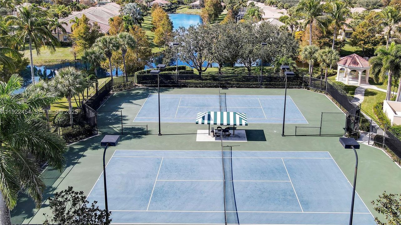 待售: $915,000 (3 贝兹, 3 浴室, 2221 平方英尺)