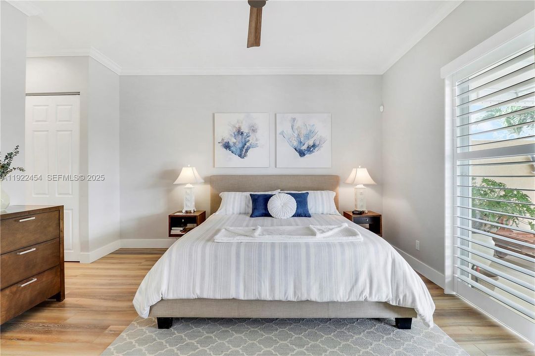 待售: $915,000 (3 贝兹, 3 浴室, 2221 平方英尺)