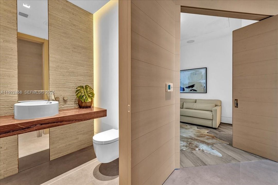 На продажу: $5,500,000 (4 спален, 3 ванн, 2195 Квадратных фут)