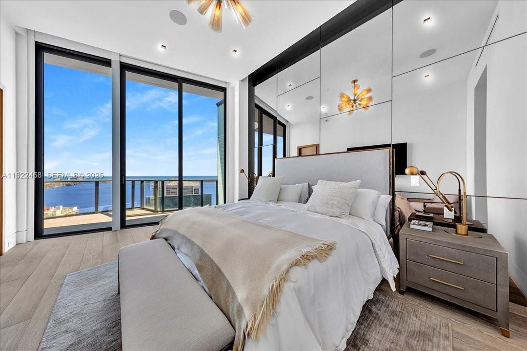 На продажу: $5,500,000 (4 спален, 3 ванн, 2195 Квадратных фут)