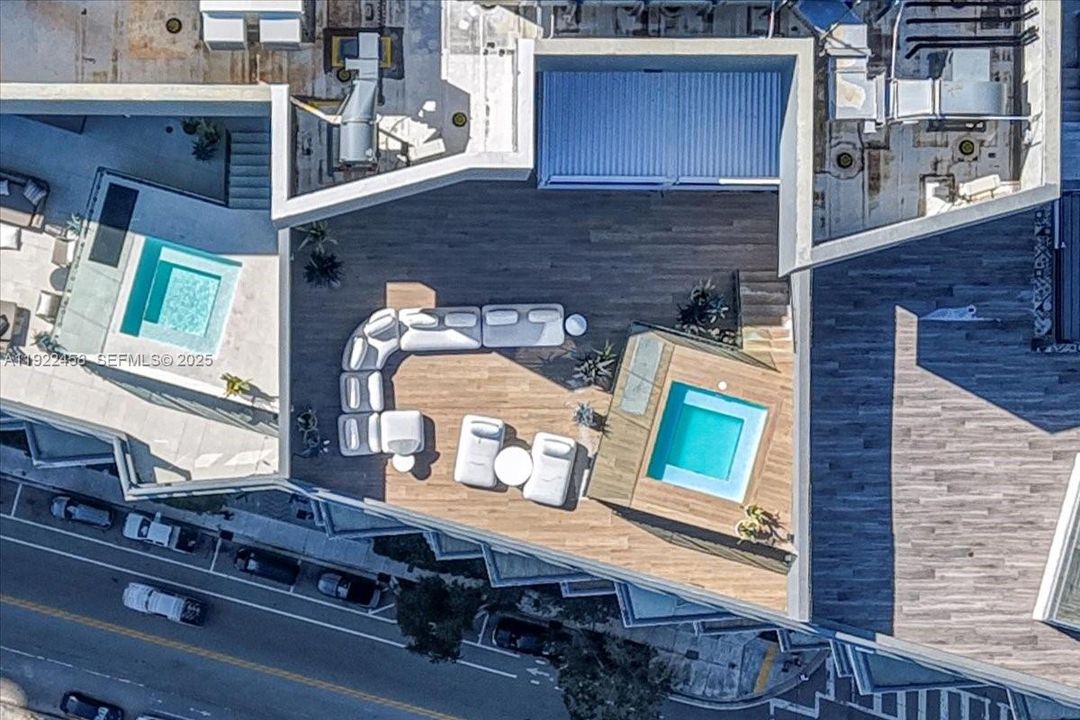 На продажу: $5,500,000 (4 спален, 3 ванн, 2195 Квадратных фут)