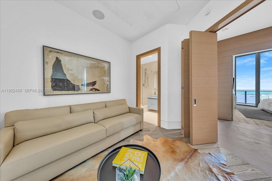 На продажу: $5,500,000 (4 спален, 3 ванн, 2195 Квадратных фут)