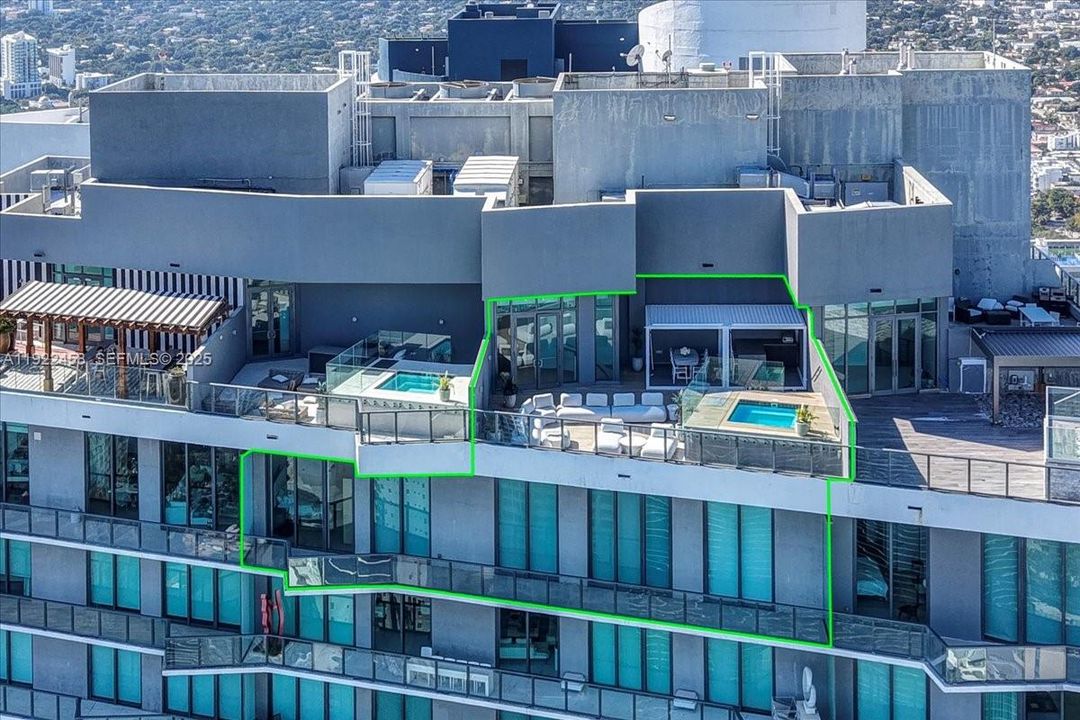 На продажу: $5,500,000 (4 спален, 3 ванн, 2195 Квадратных фут)