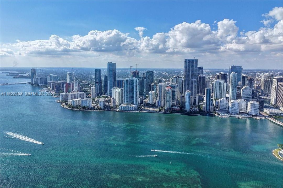 На продажу: $5,500,000 (4 спален, 3 ванн, 2195 Квадратных фут)