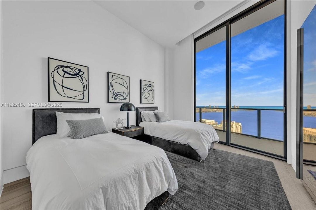 На продажу: $5,500,000 (4 спален, 3 ванн, 2195 Квадратных фут)