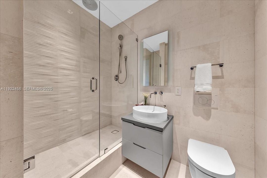 На продажу: $5,500,000 (4 спален, 3 ванн, 2195 Квадратных фут)