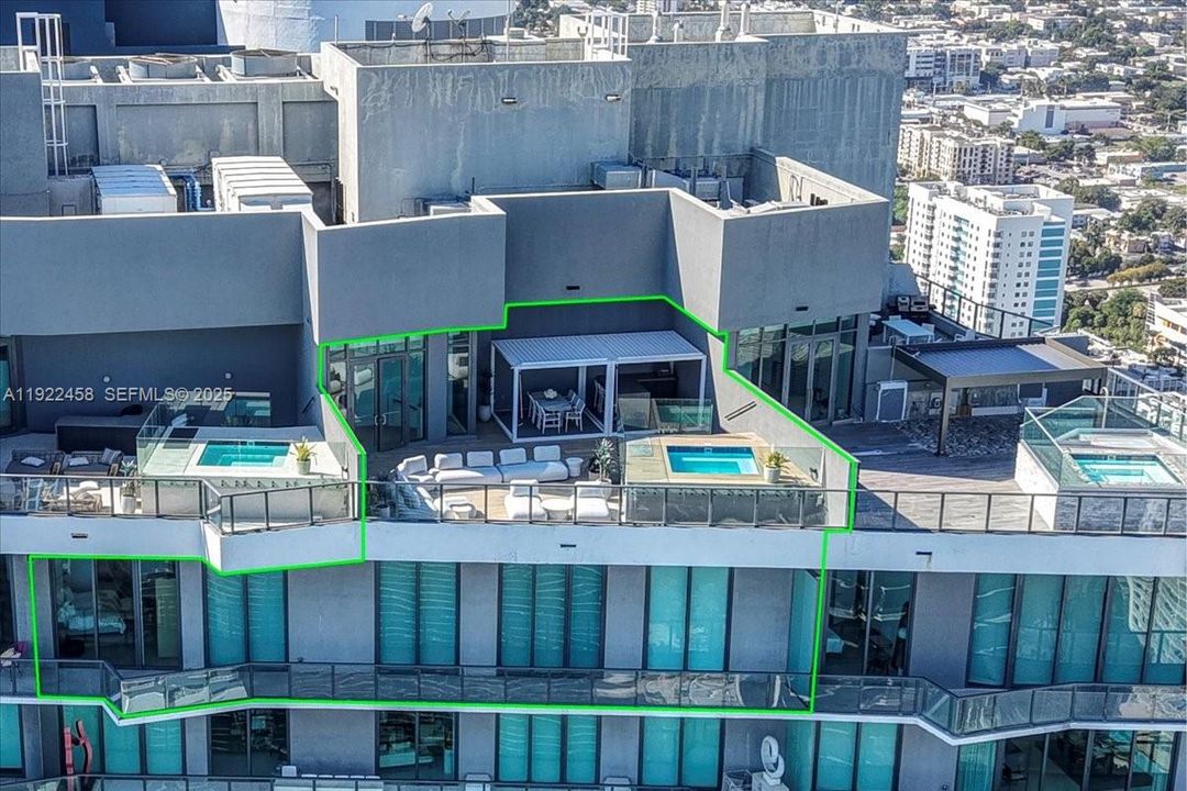 На продажу: $5,500,000 (4 спален, 3 ванн, 2195 Квадратных фут)