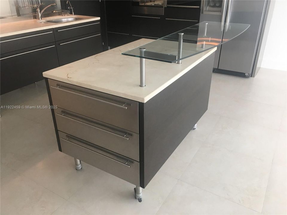 En Venta: $539,900 (1 camas, 1 baños, 1011 Pies cuadrados)