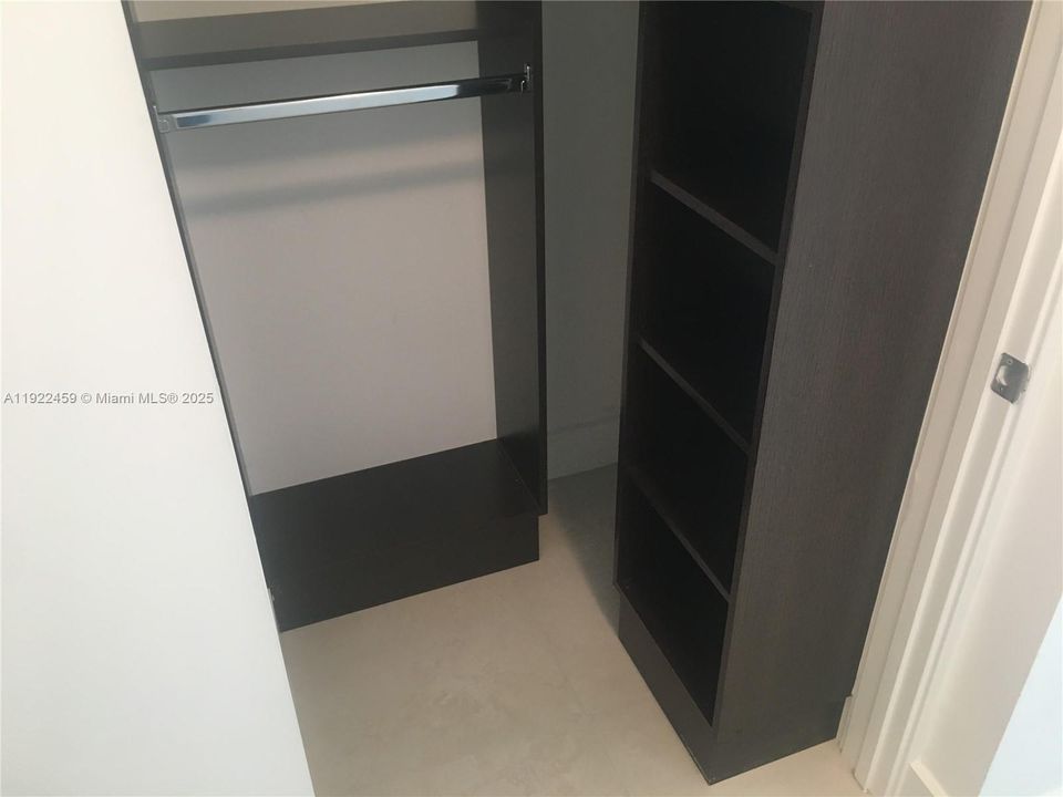 En Venta: $539,900 (1 camas, 1 baños, 1011 Pies cuadrados)