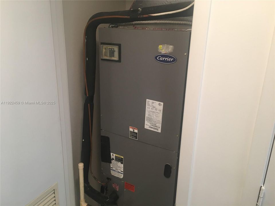 En Venta: $539,900 (1 camas, 1 baños, 1011 Pies cuadrados)