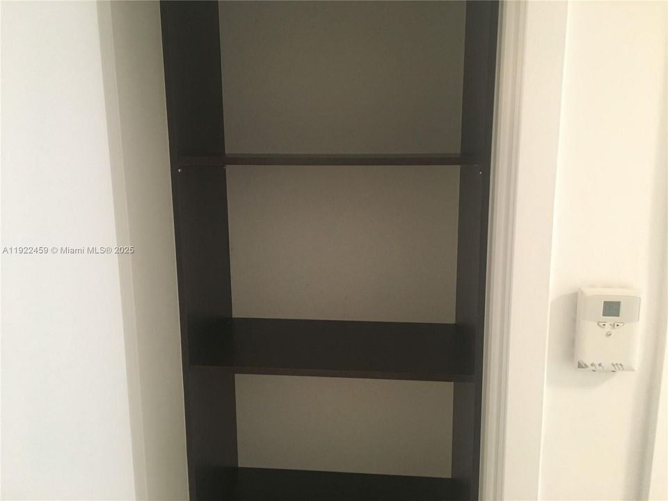 En Venta: $539,900 (1 camas, 1 baños, 1011 Pies cuadrados)