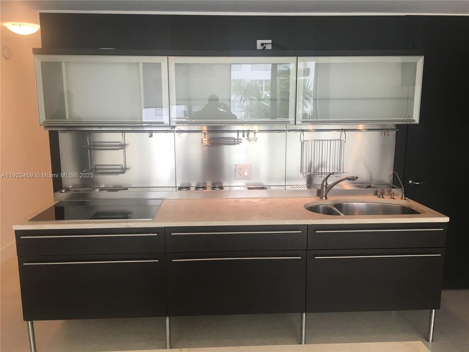 En Venta: $539,900 (1 camas, 1 baños, 1011 Pies cuadrados)