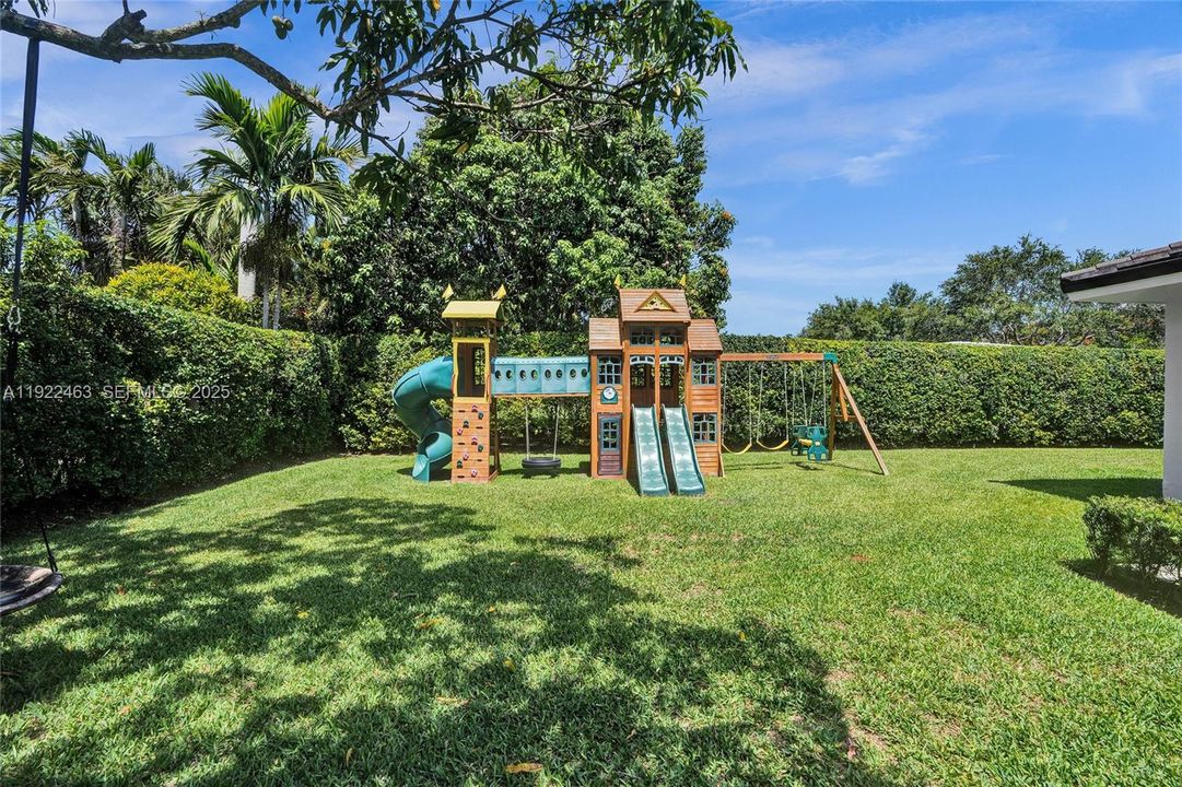 For Rent: $8,200 (4 beds, 2 baths, 2234 Square Feet)