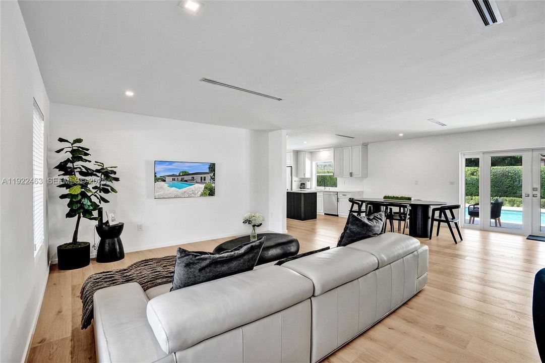 For Rent: $8,200 (4 beds, 2 baths, 2234 Square Feet)