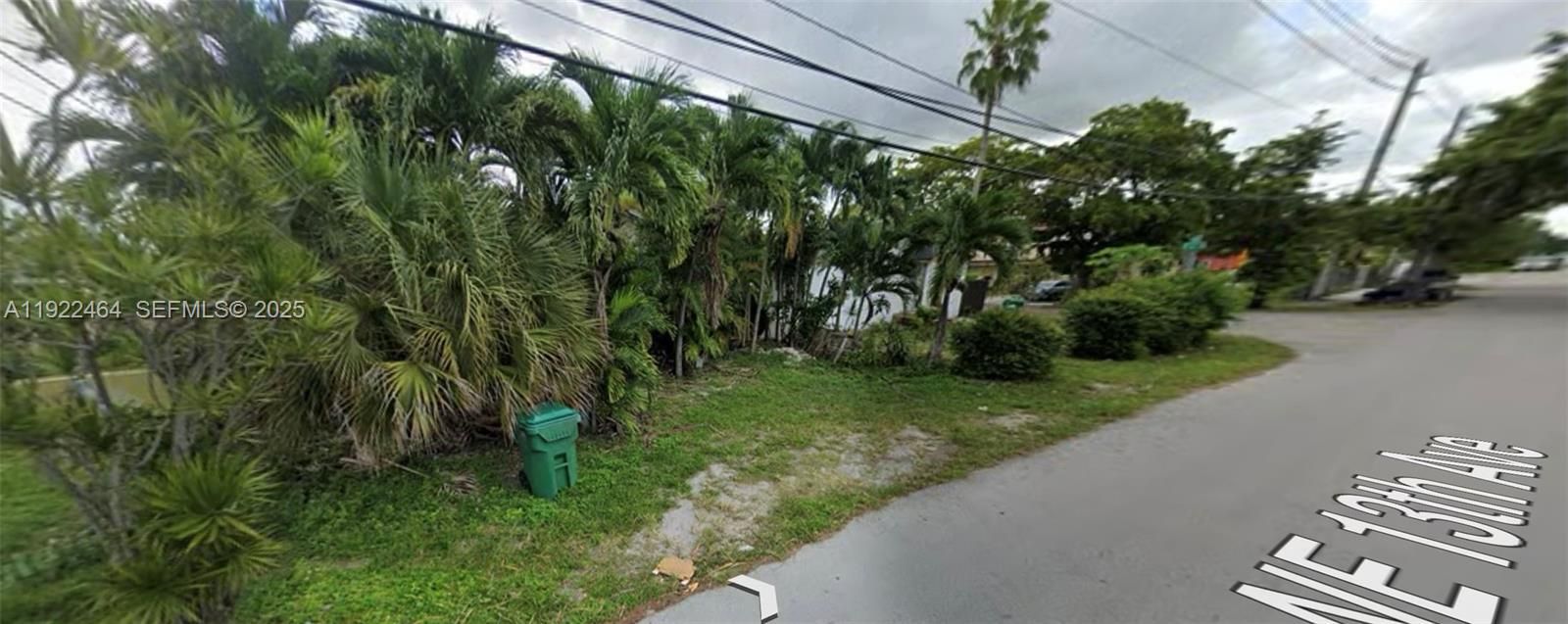 待售: $380,000 (0.17 acres)