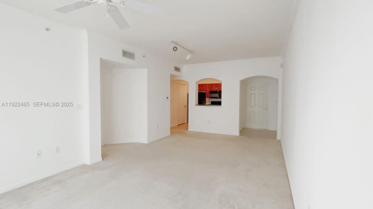 В аренду: $2,900 (1 спален, 1 ванн, 763 Квадратных фут)