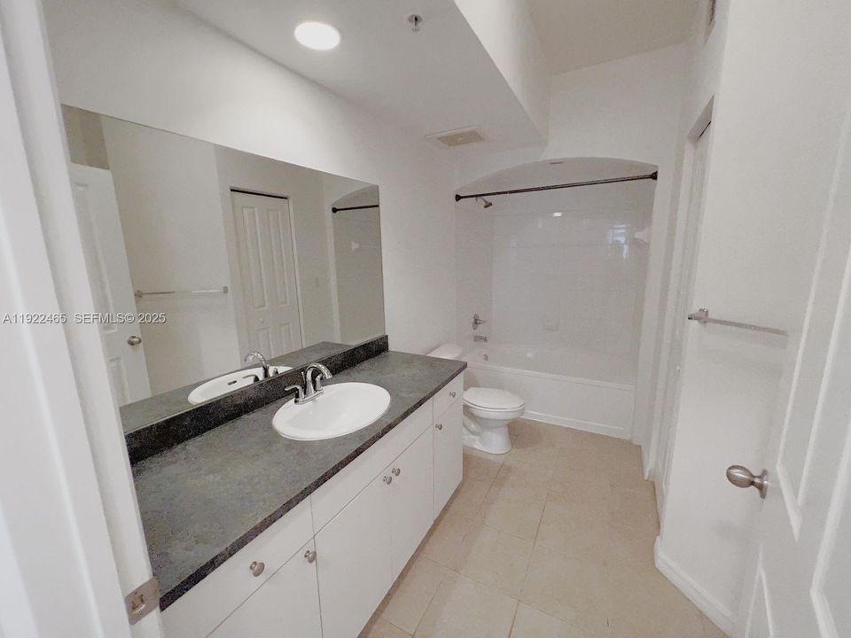 В аренду: $2,900 (1 спален, 1 ванн, 763 Квадратных фут)