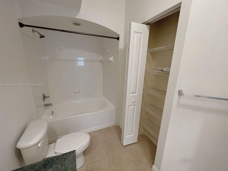 В аренду: $2,900 (1 спален, 1 ванн, 763 Квадратных фут)