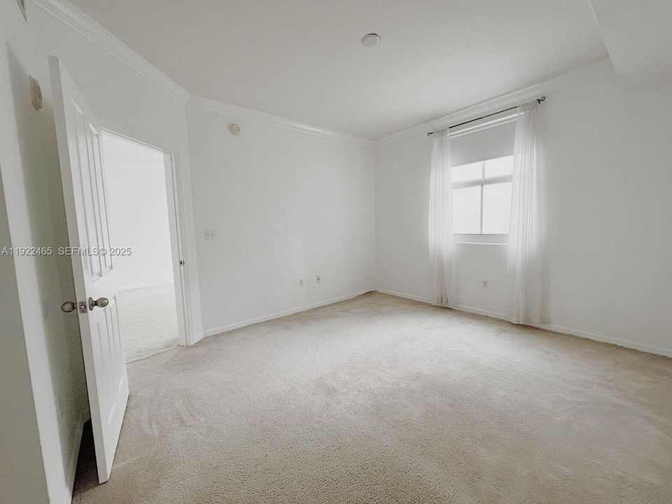 В аренду: $2,900 (1 спален, 1 ванн, 763 Квадратных фут)