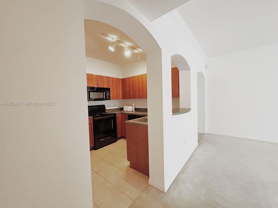 В аренду: $2,900 (1 спален, 1 ванн, 763 Квадратных фут)