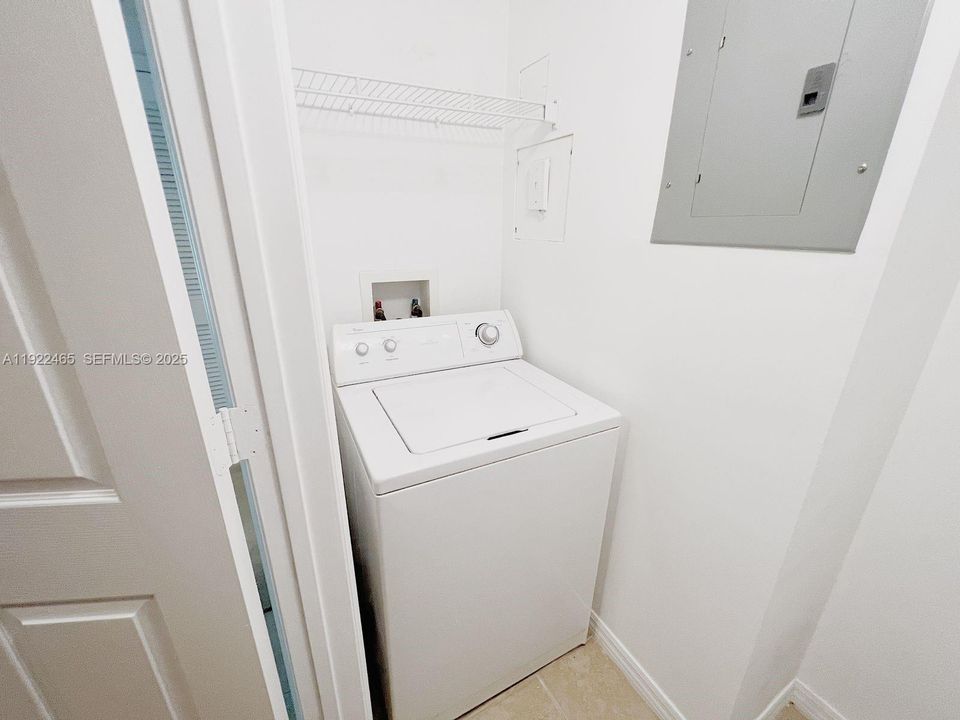 В аренду: $2,900 (1 спален, 1 ванн, 763 Квадратных фут)