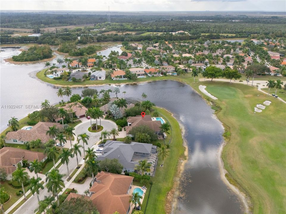 出租: $12,500 (4 贝兹, 3 浴室, 3351 平方英尺)