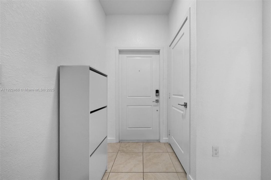 For Sale: $338,500 (3 beds, 2 baths, 1466 Square Feet)