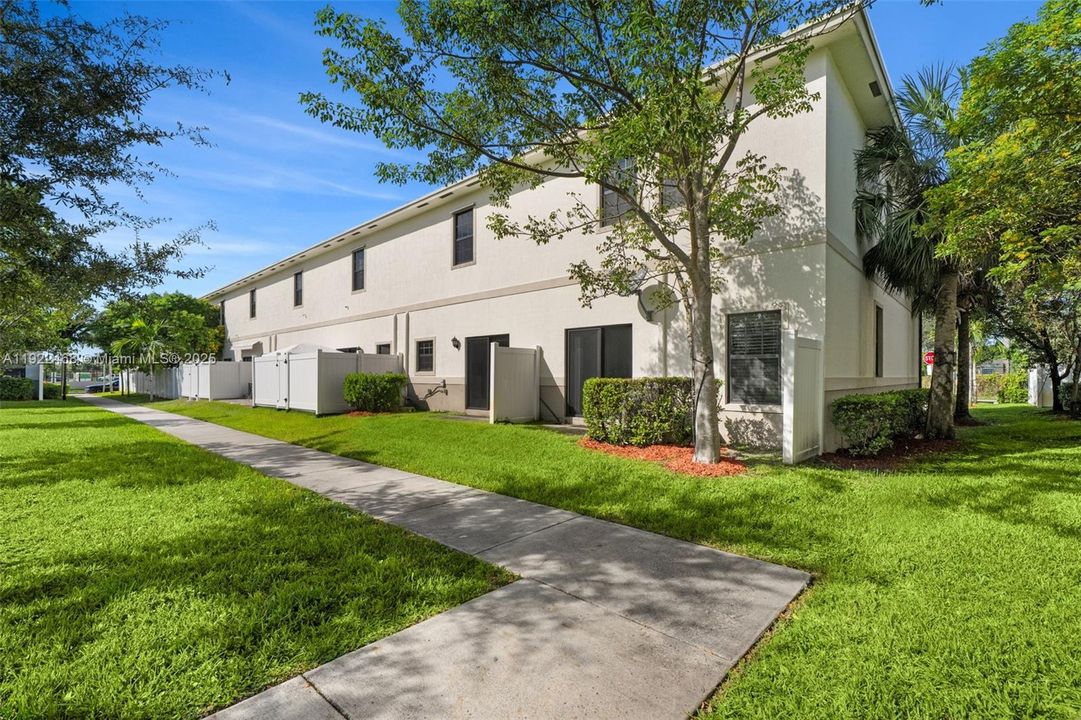 For Sale: $338,500 (3 beds, 2 baths, 1466 Square Feet)