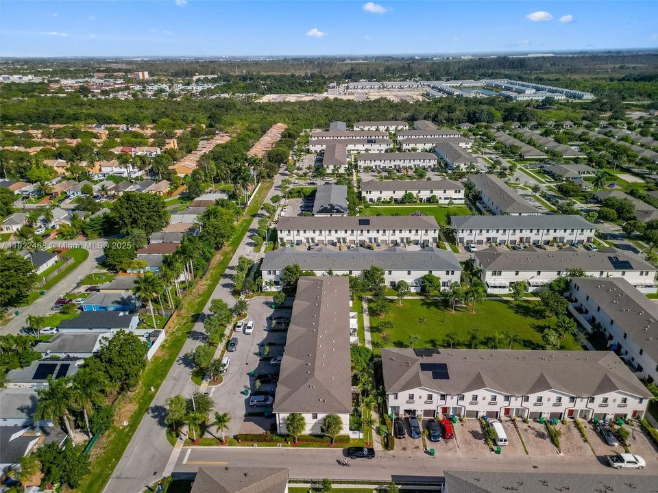 For Sale: $338,500 (3 beds, 2 baths, 1466 Square Feet)