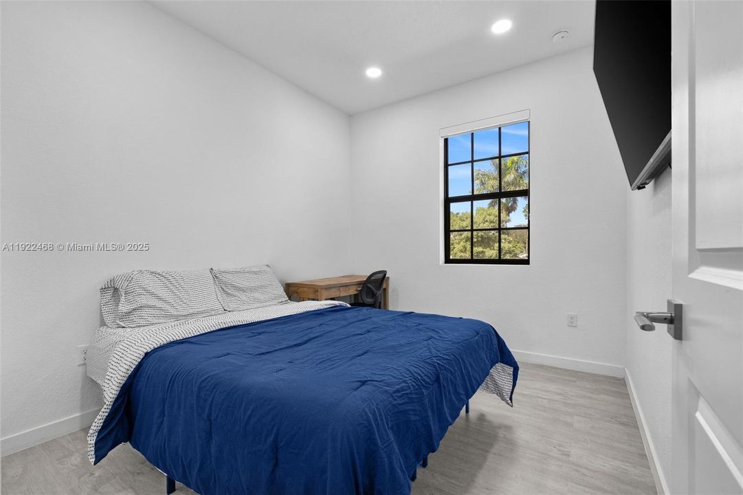 For Sale: $338,500 (3 beds, 2 baths, 1466 Square Feet)