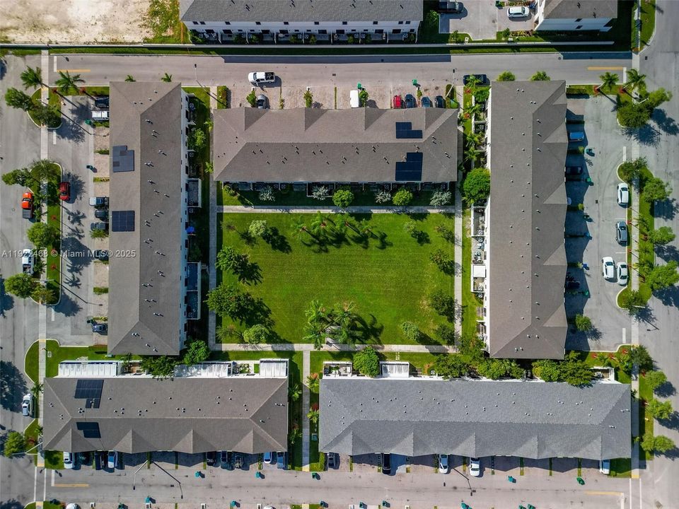 For Sale: $338,500 (3 beds, 2 baths, 1466 Square Feet)