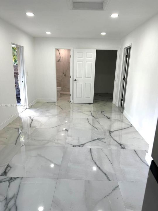 For Rent: $2,100 (2 beds, 1 baths, 0 Square Feet)