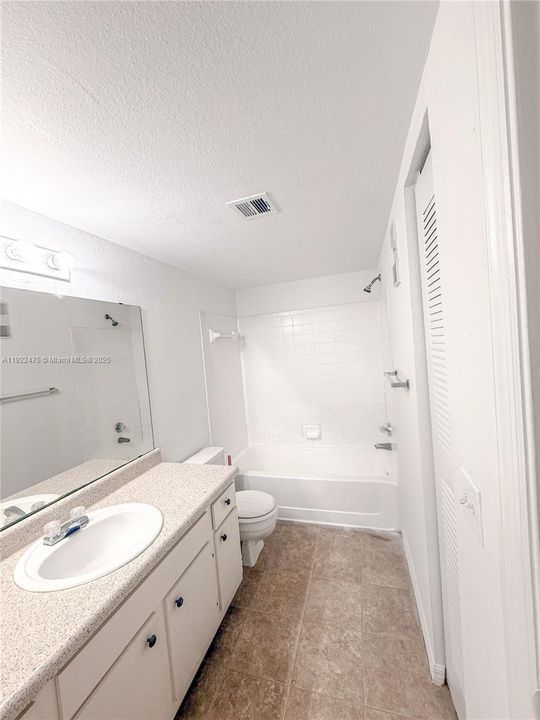 For Rent: $1,500 (1 beds, 1 baths, 726 Square Feet)